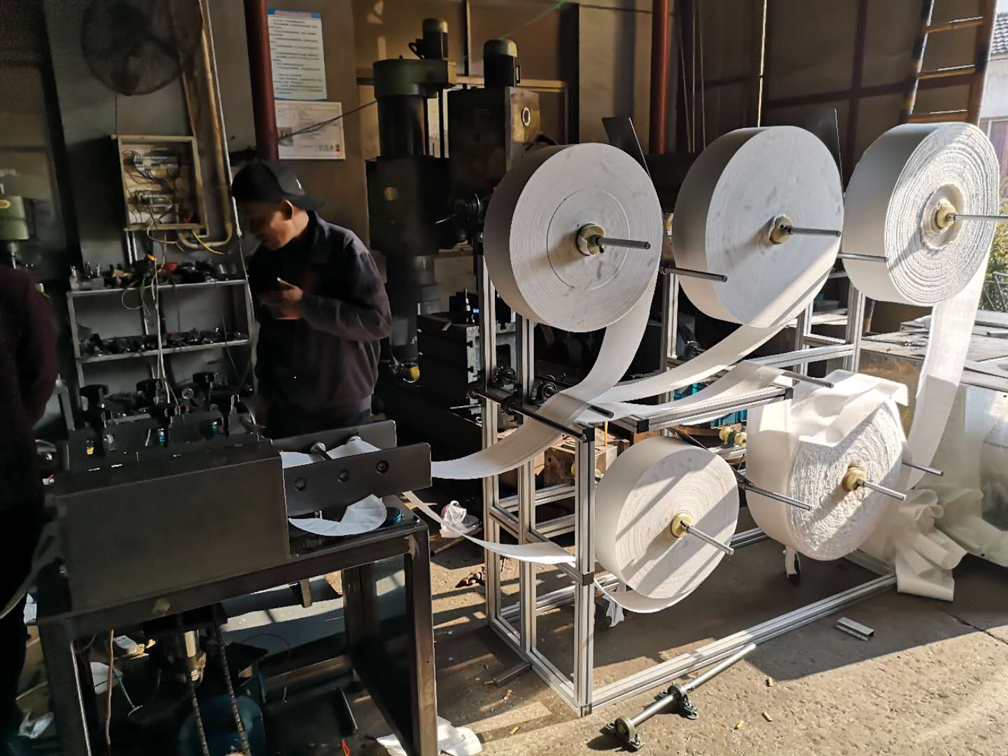 KN95口罩机 KN95口罩机